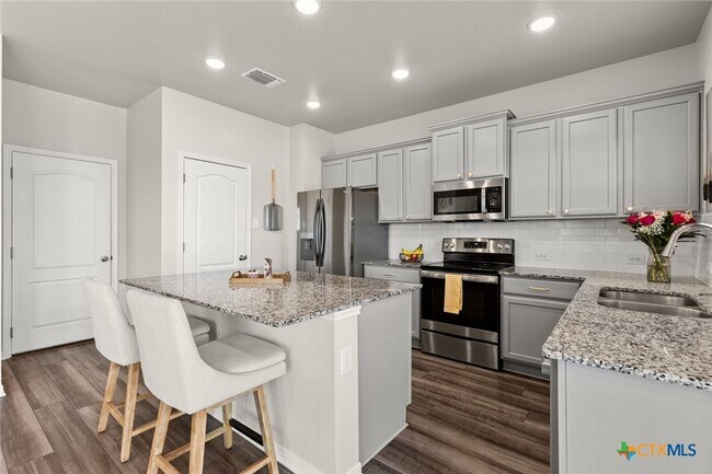 Building Photo - 2233 Chia Ct