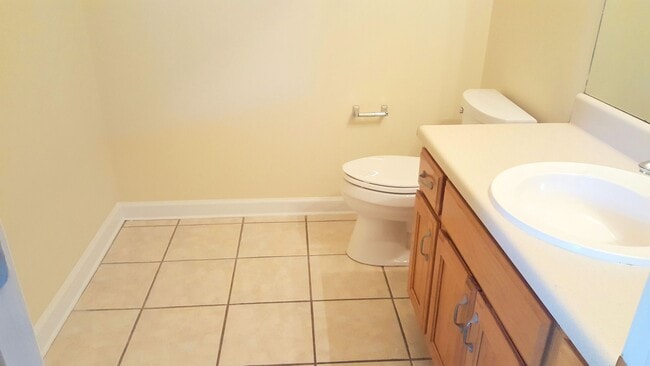 Building Photo - 410 S College St