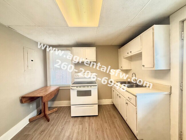 Building Photo - 209 S West St