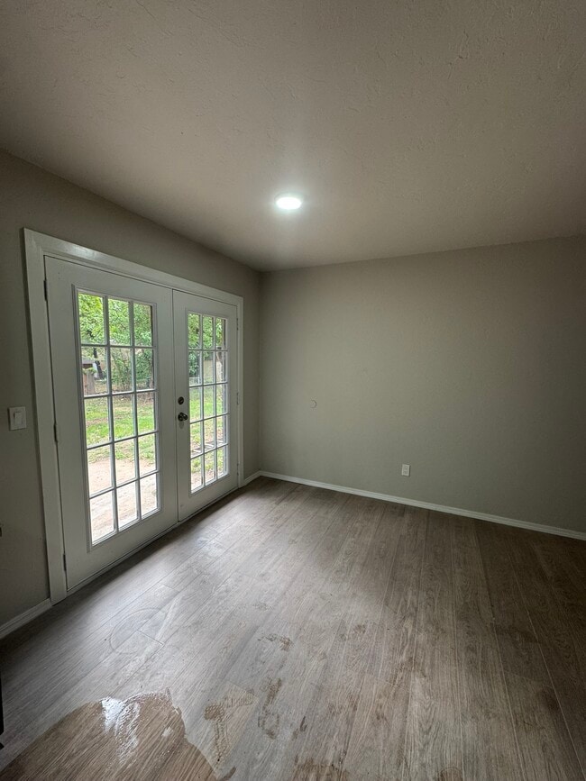 Building Photo - 5004 Brookdale Dr