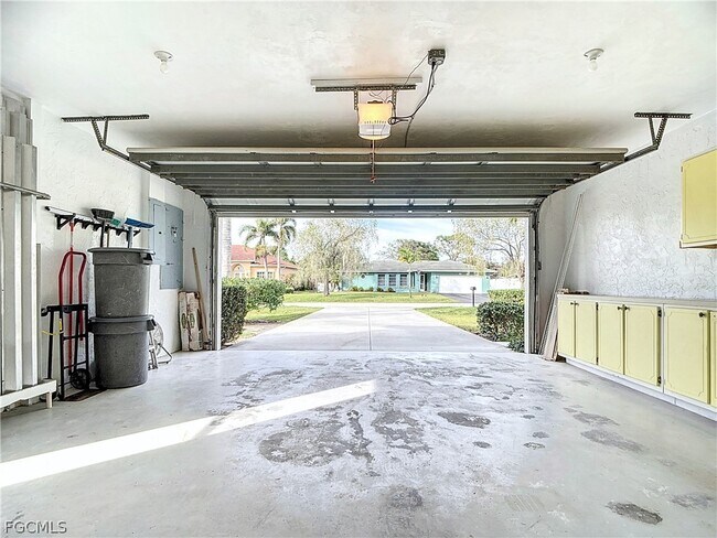 Building Photo - 88 Erie Dr