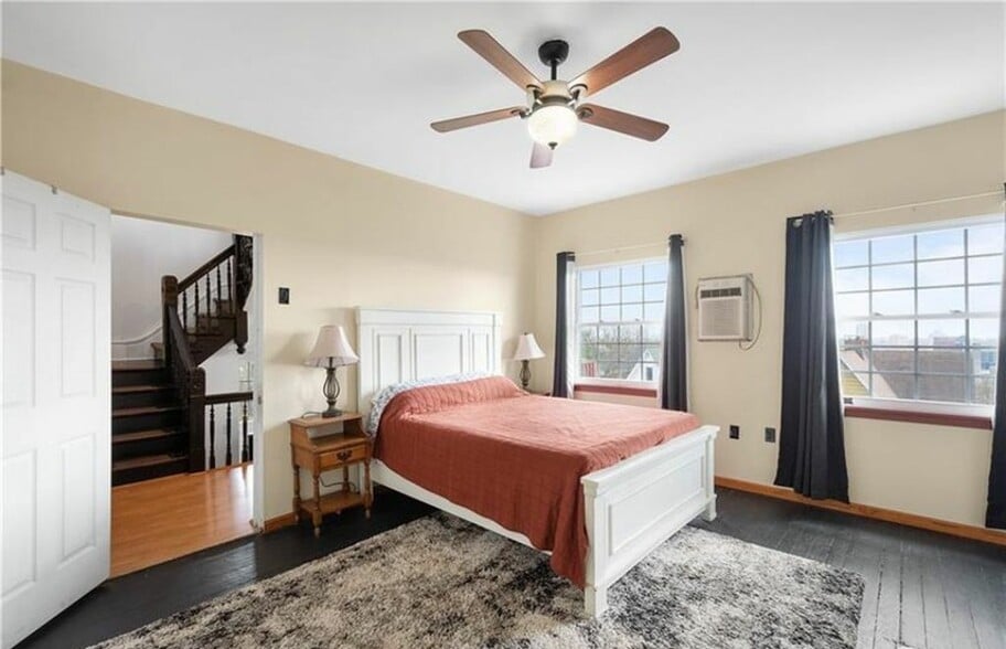 Building Photo - 310 Marsonia St