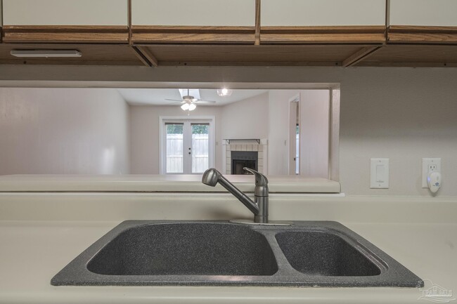 Building Photo - 5051 Grande Dr