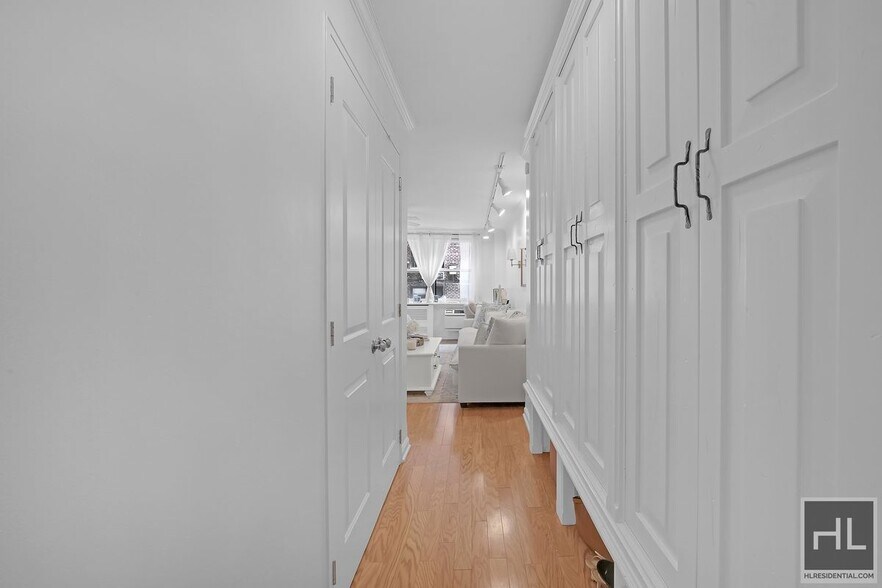 Building Photo - 315 E 70th St