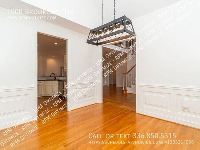 Building Photo - 1900 Brookcliff Dr