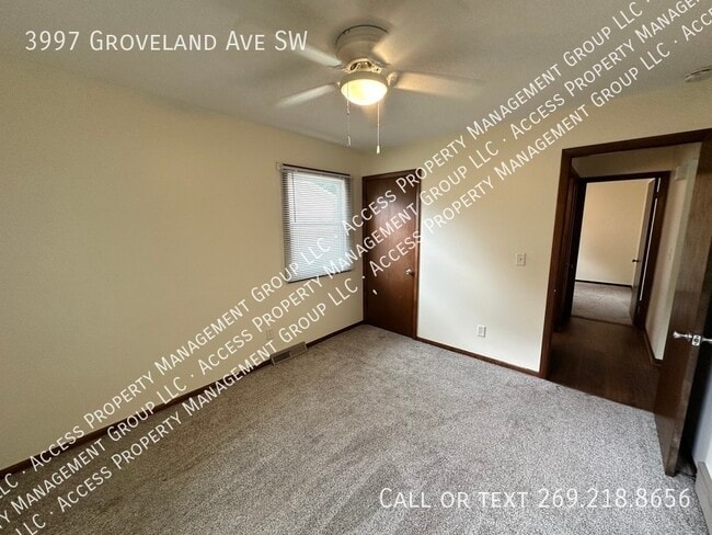 Building Photo - 3997 Groveland Ave SW