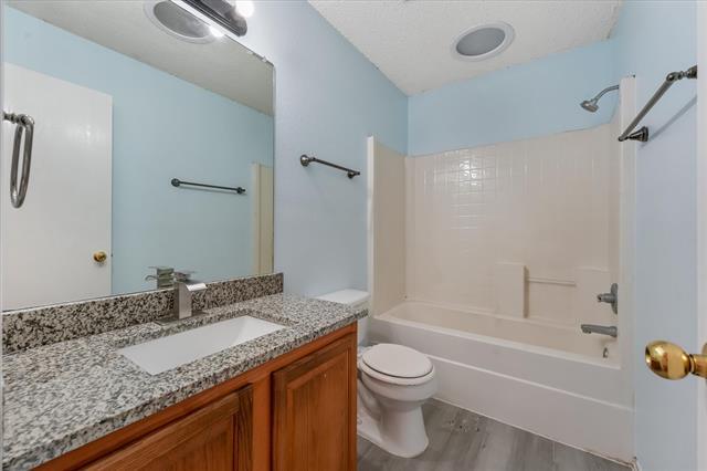Building Photo - 2312 Corral Dr