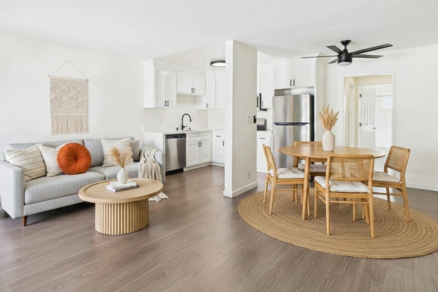 Building Photo - Reseda Apartments