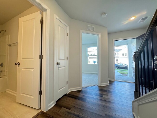 Building Photo - 4 Bedroom 3.5 Bath for Rent