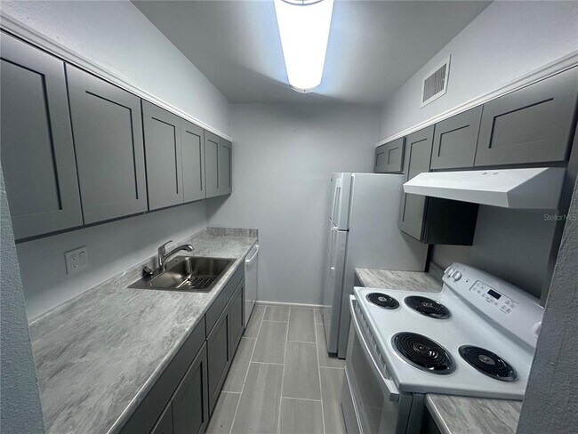 Building Photo - 6519 W Newberry Rd