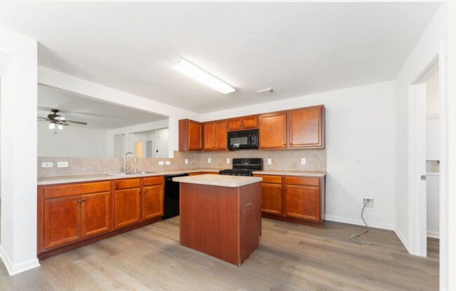 Building Photo - Stylish 3-Bedroom, 2-Bath in a Vibrant Spr...