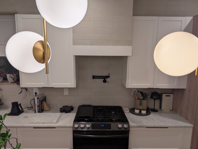 Building Photo - 409 Walnut Ave