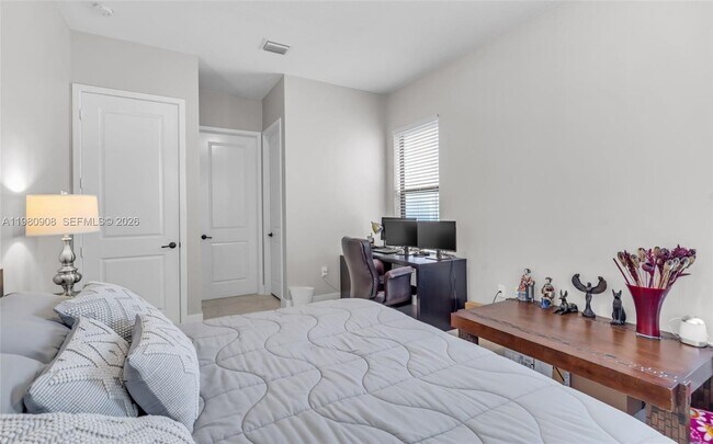 Building Photo - 3274 W 96 Pl