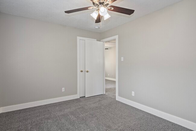 Building Photo - 18178 Woodsdale Ct