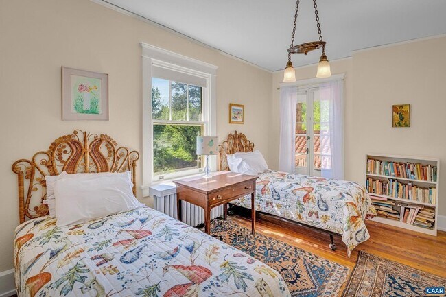 Building Photo - 502 Park Hill