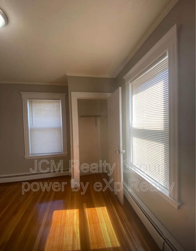 Building Photo - 23 Mall St