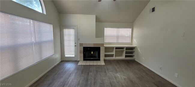 Building Photo - 6561 Avon Ct