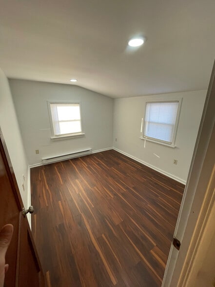 Building Photo - 4017 Linden St