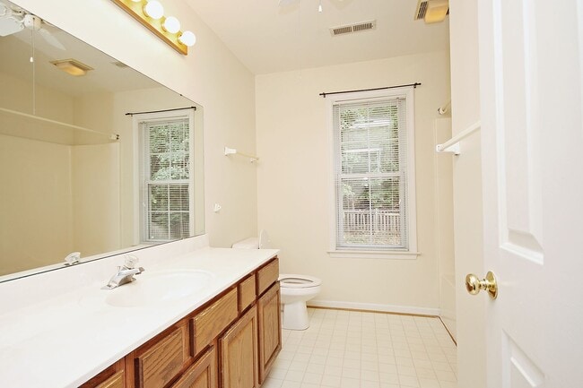 Building Photo - Pet-Friendly Raintree Home With Fenced Yard