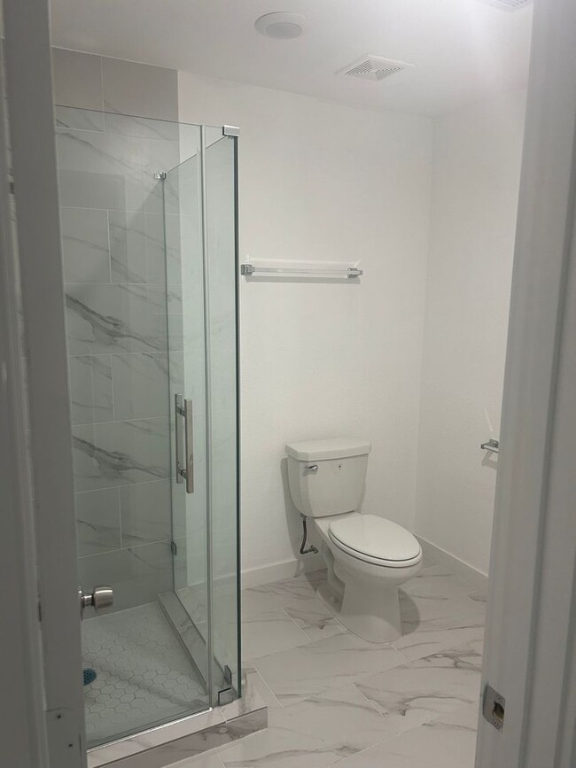 Building Photo - Brand new unit1 3 bedrooms, 2.5 baths with...