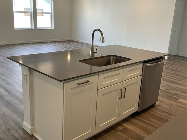 Building Photo - Next to Owhyee Highschool - Newer 3 Bedroom Home