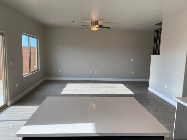 Building Photo - Beautifully Designed 3 Bedroom Townhome Ne...