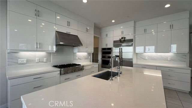 Building Photo - 241 Brackens