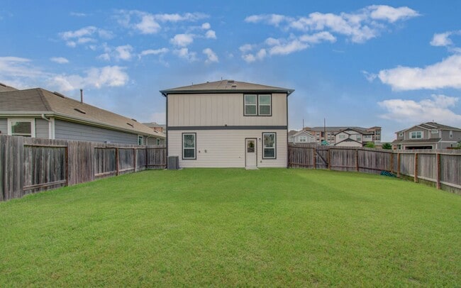 Building Photo - 6315 Lakeview Haven Dr
