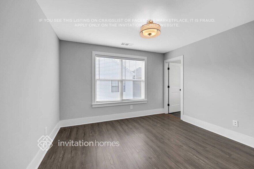 Building Photo - 647 Vernon Ave