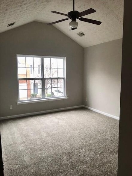 Building Photo - 6283 Shoreview Cir