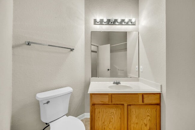 Building Photo - Well-maintained home located near Lake Conroe, offering the perfect balance of comfort & convenie...