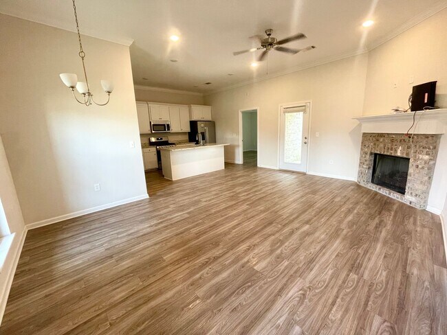 Building Photo - 4/2 for Rent in Brandon 042!!