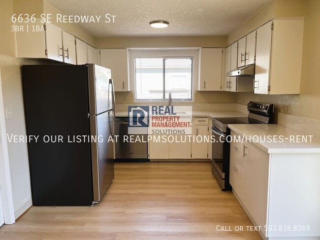 Building Photo - 6636 SE Reedway St