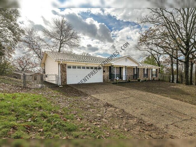 Building Photo - 200 Timberline Dr