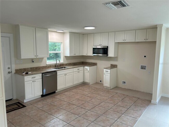 Building Photo - 2229 Adelia Blvd