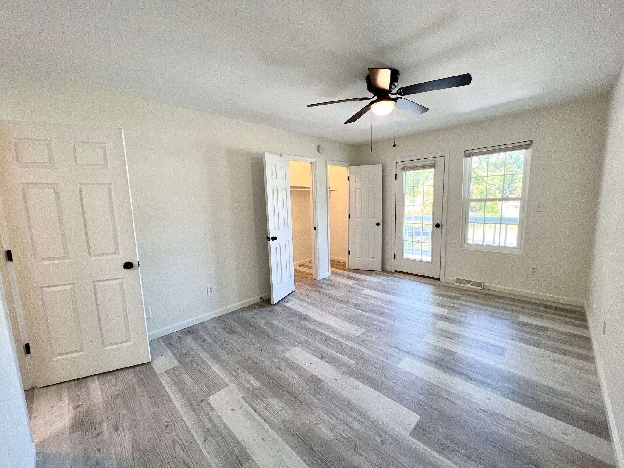 Front Upstairs Bedroom - 272 Fleming Rd