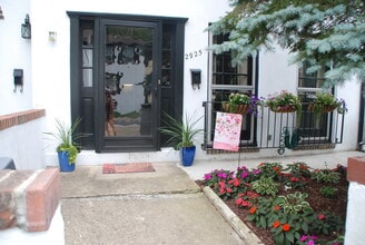 Building Photo - 2925 Espana Ct