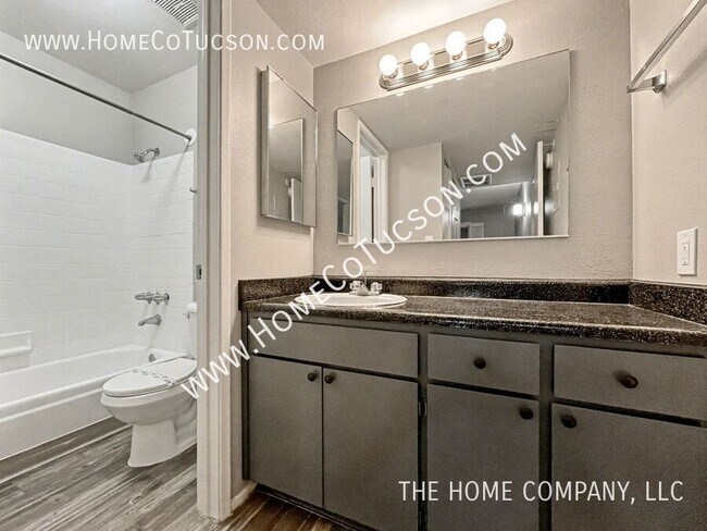 Building Photo - 3993 N Campbell Ave