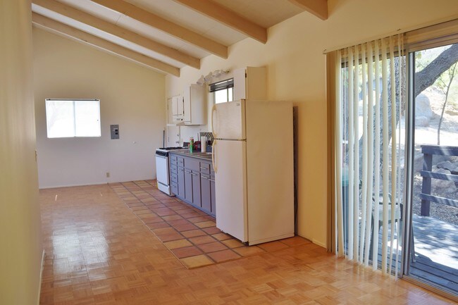 Building Photo - 121 Old Topanga Canyon Rd