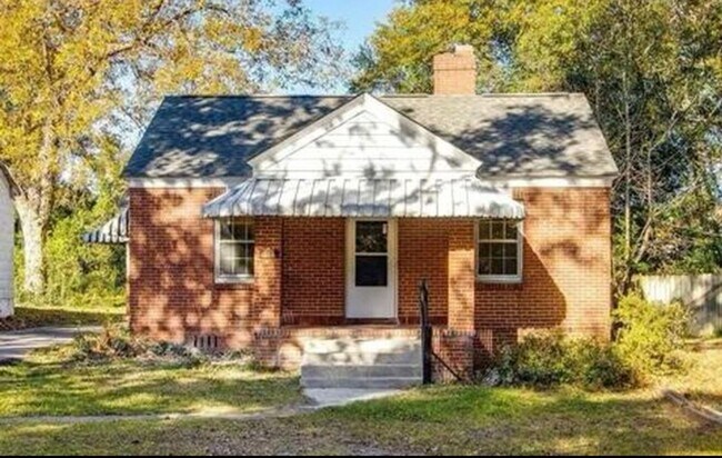 Building Photo - Cozy 2bd/1ba brick cottage near downtown Columbia  $1400/Month