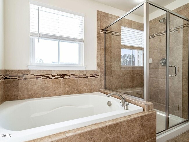 Building Photo - 309 Roundhouse Lane