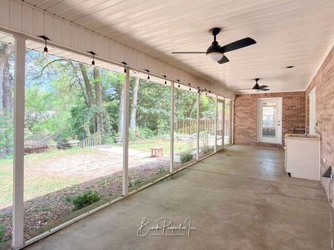 Building Photo - 6337 Summer Lakes Ln