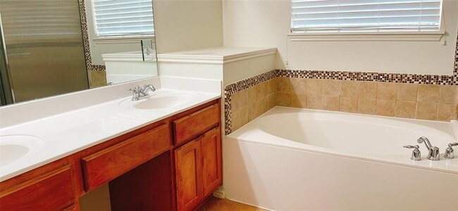 Building Photo - 2705 Blackstone Cove