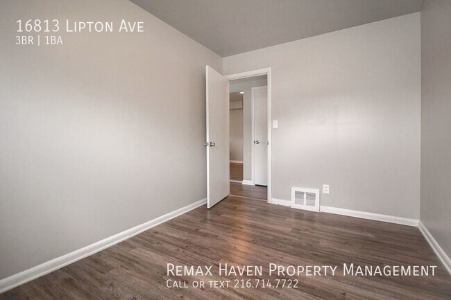 Building Photo - 16813 Lipton Ave, Cleveland - Charming 3 B...
