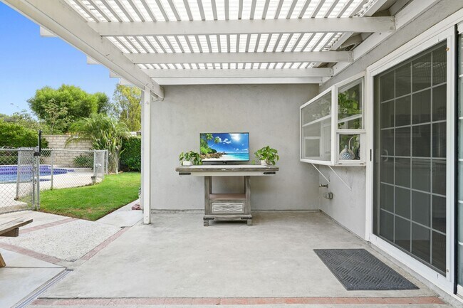 Building Photo - 27480 Cherry Creek Dr