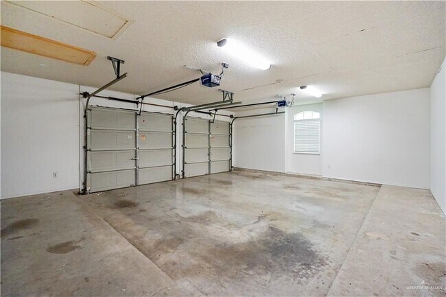 Building Photo - 312 Condor Ave