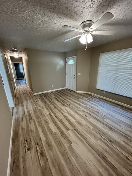 Building Photo - 708 Spruce St