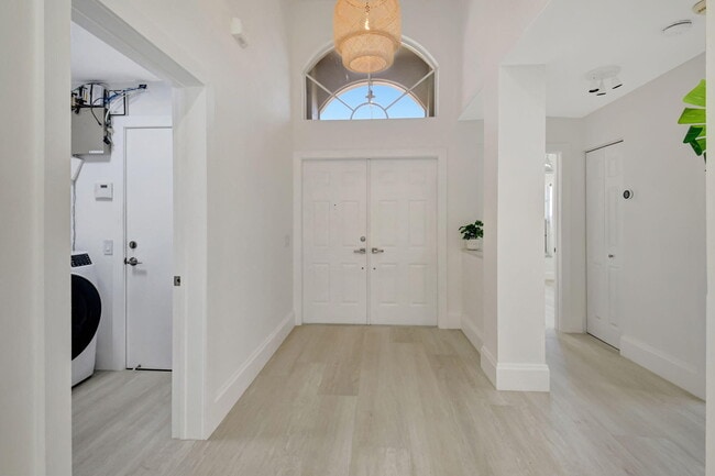 Building Photo - 11287 Vivero Ave