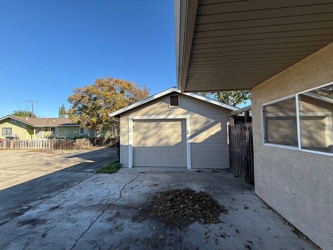 Building Photo - Acacia Multi Dwelling