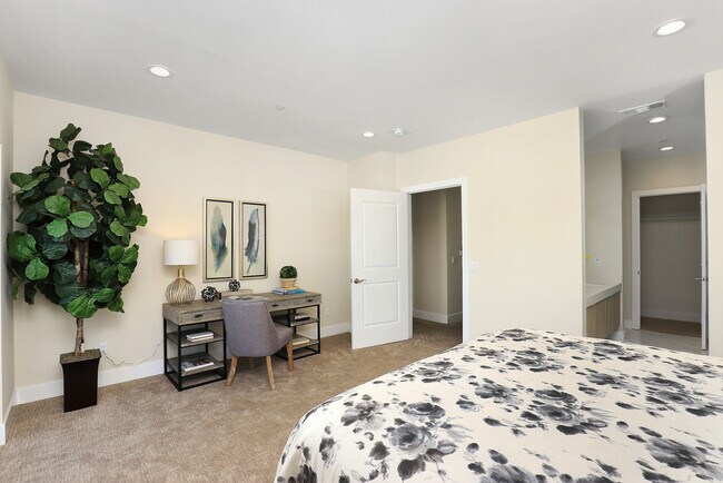 Building Photo - 15 Brookline Way